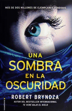UNA SOMBRA EN LA OSCURIDAD